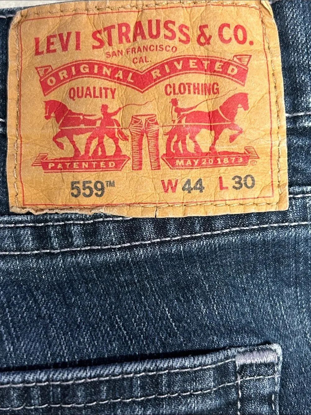 Levi's Men's 559 Relaxed Straight Jeans in Dark Blue Denim 44 X30